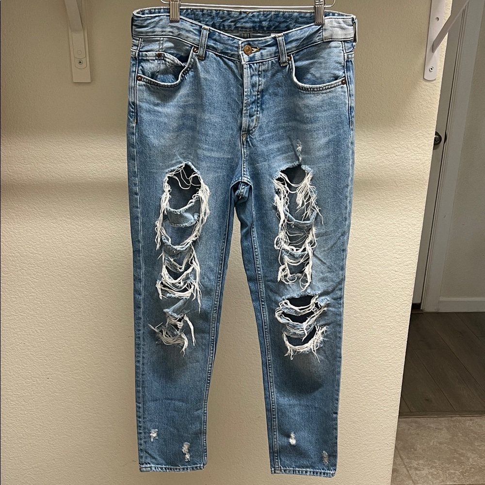 American Eagle Outfitters Light Blue Distressed Boyfriend Jeans